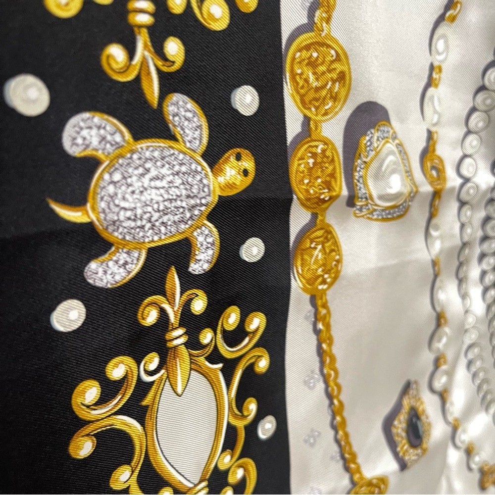 Vintage Joan Rivers 100% Silk Scarf‎ | Black Gold Baroque Jewelry Print Square - Picture 7 of 12